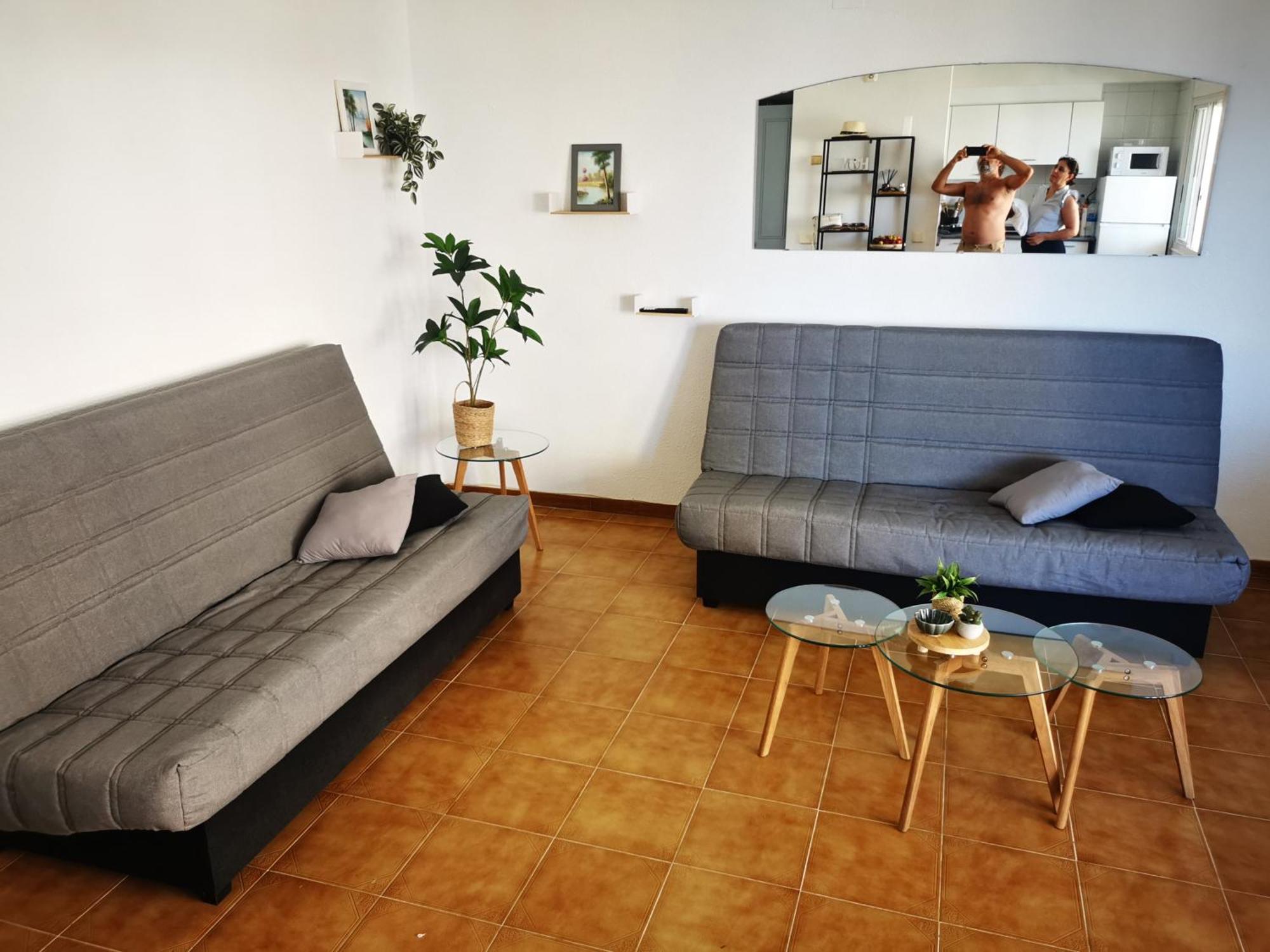 Spacieux Appartement Rose Front Mer Et Piscine Росес Екстериор снимка